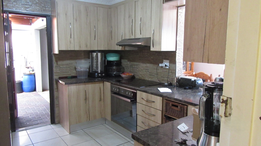 4 Bedroom Property for Sale in Montevideo Western Cape